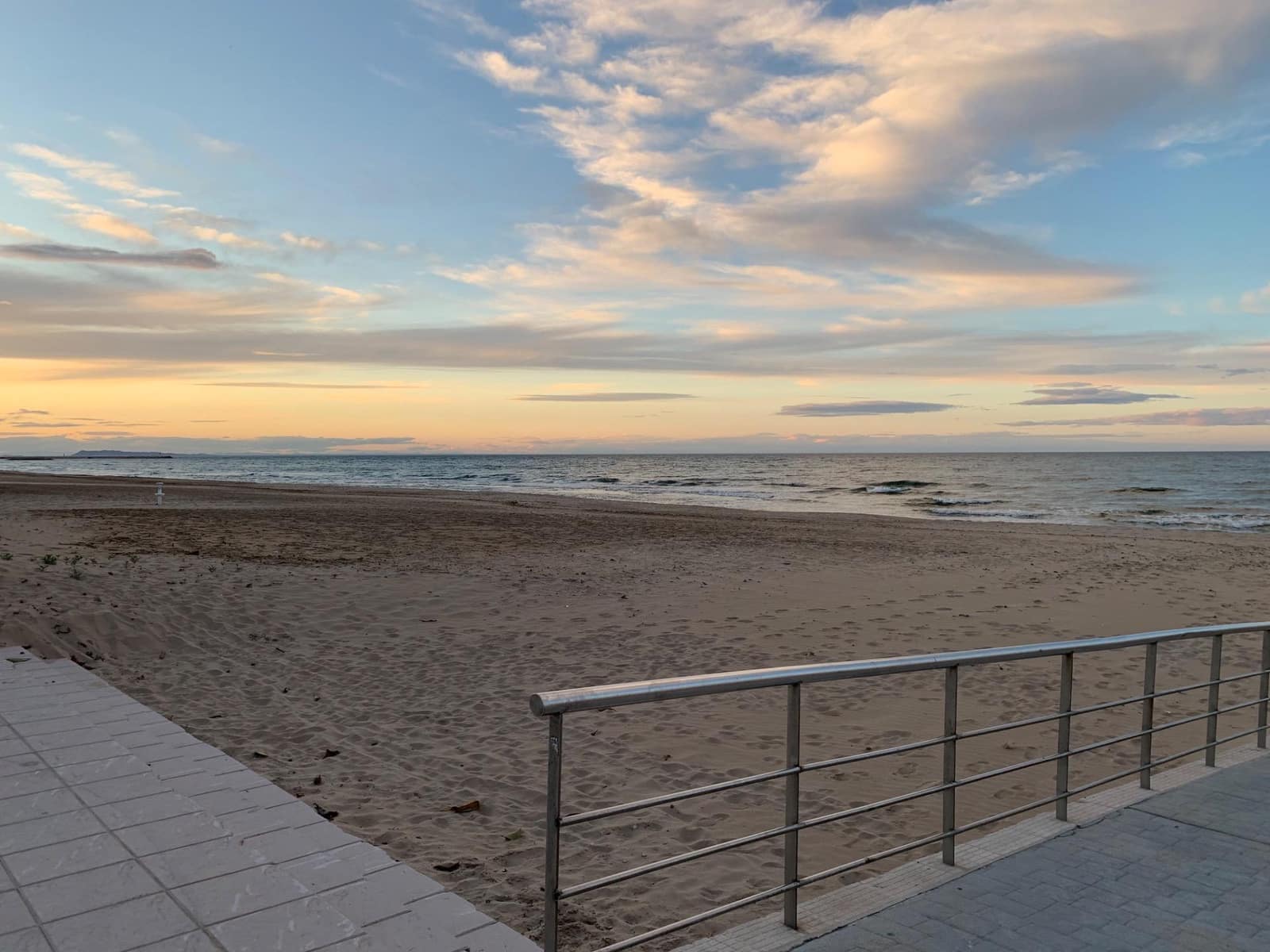 Adosado de 4 habitaciones en Oliva en venta - 139.000 € (Ref: 9627446)