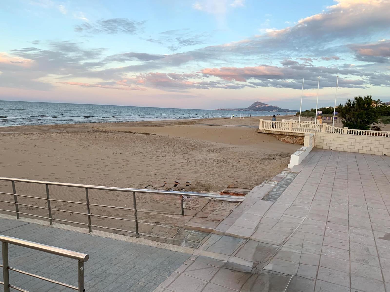 Adosado de 4 habitaciones en Oliva en venta - 139.000 € (Ref: 9627446)