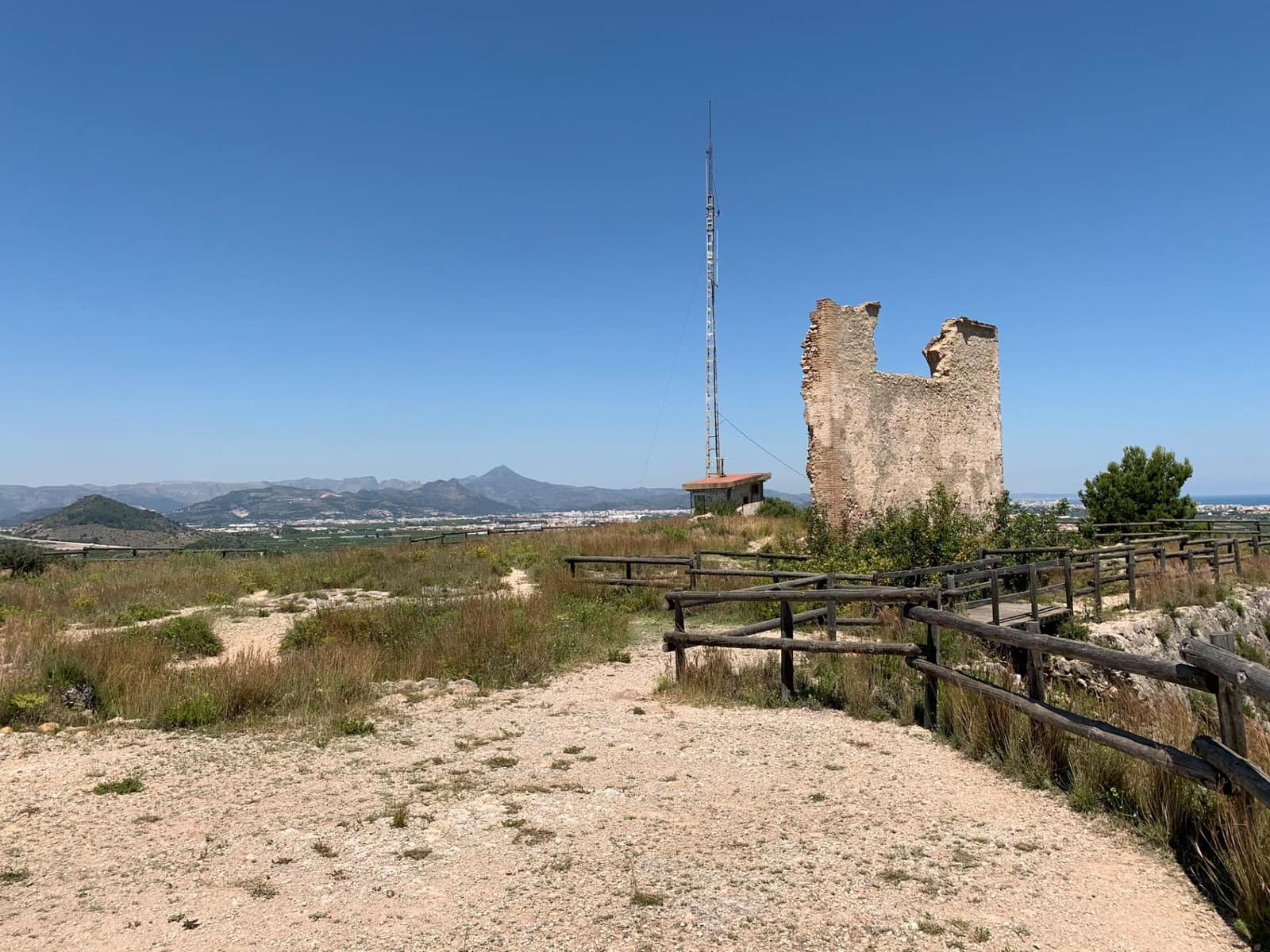 Adosado de 4 habitaciones en Oliva en venta - 139.000 € (Ref: 9627446)