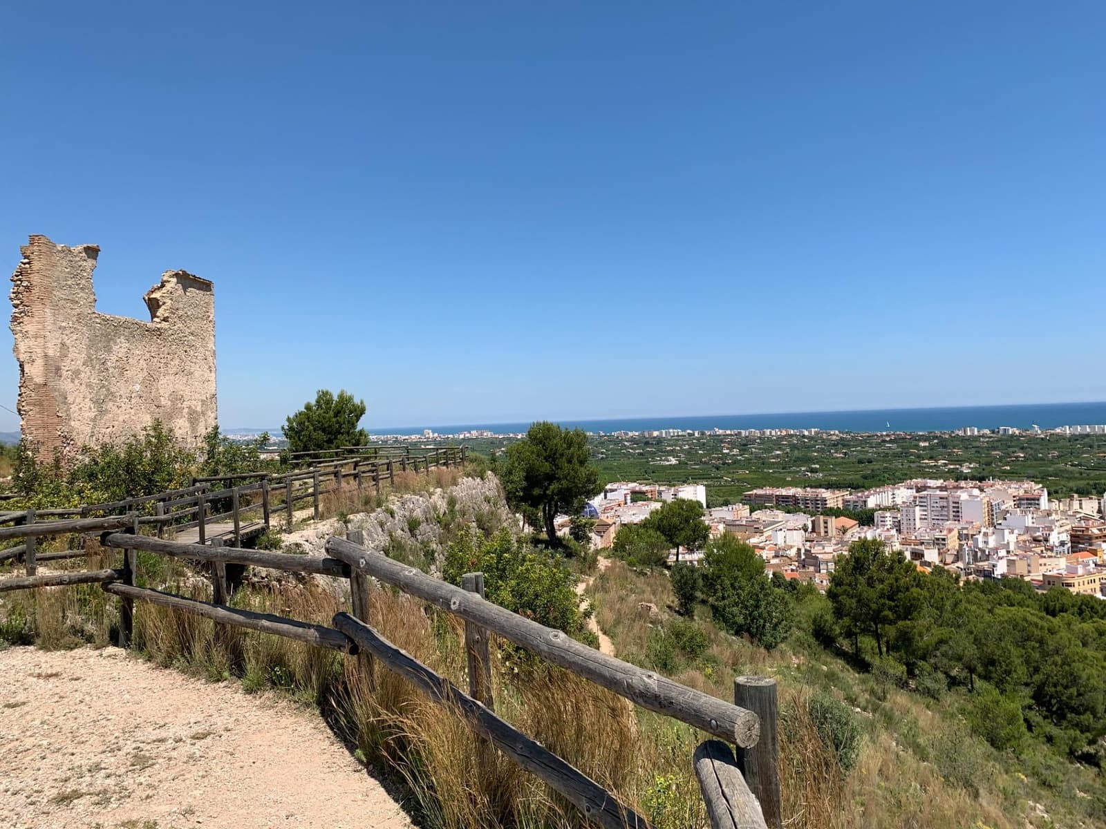 Adosado de 4 habitaciones en Oliva en venta - 139.000 € (Ref: 9627446)