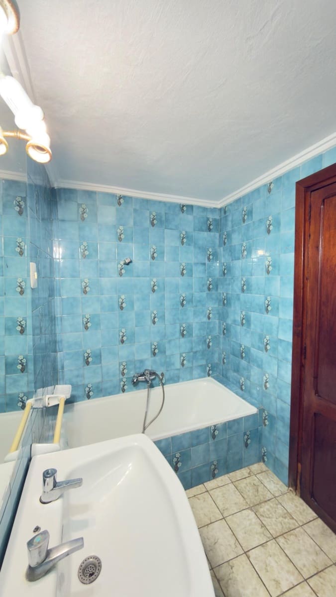 Adosado de 4 habitaciones en Oliva en venta - 139.000 € (Ref: 9627446)