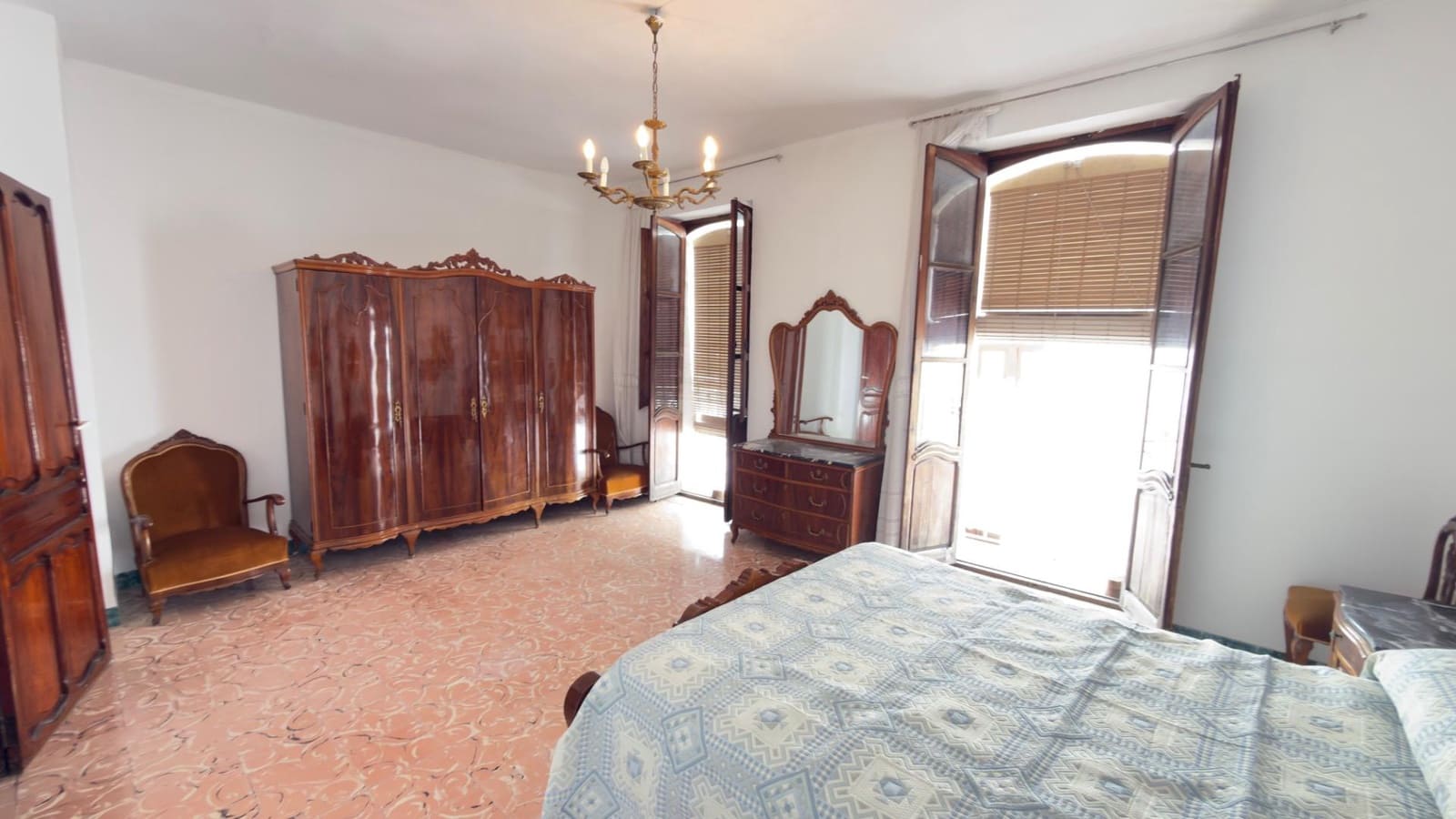 Adosado de 4 habitaciones en Oliva en venta - 139.000 € (Ref: 9627446)