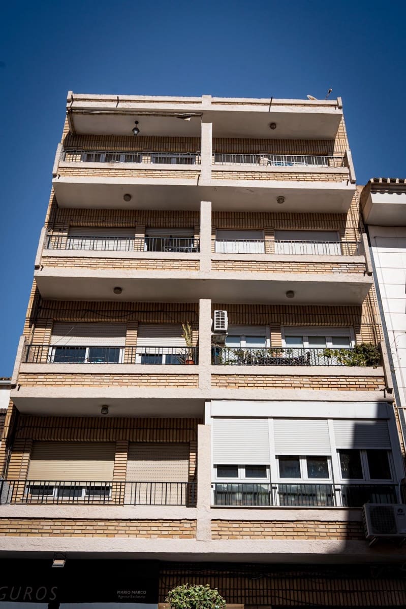 3 sovrum Lägenhet till salu i Yecla - 86 000 € (Ref: 9637506)