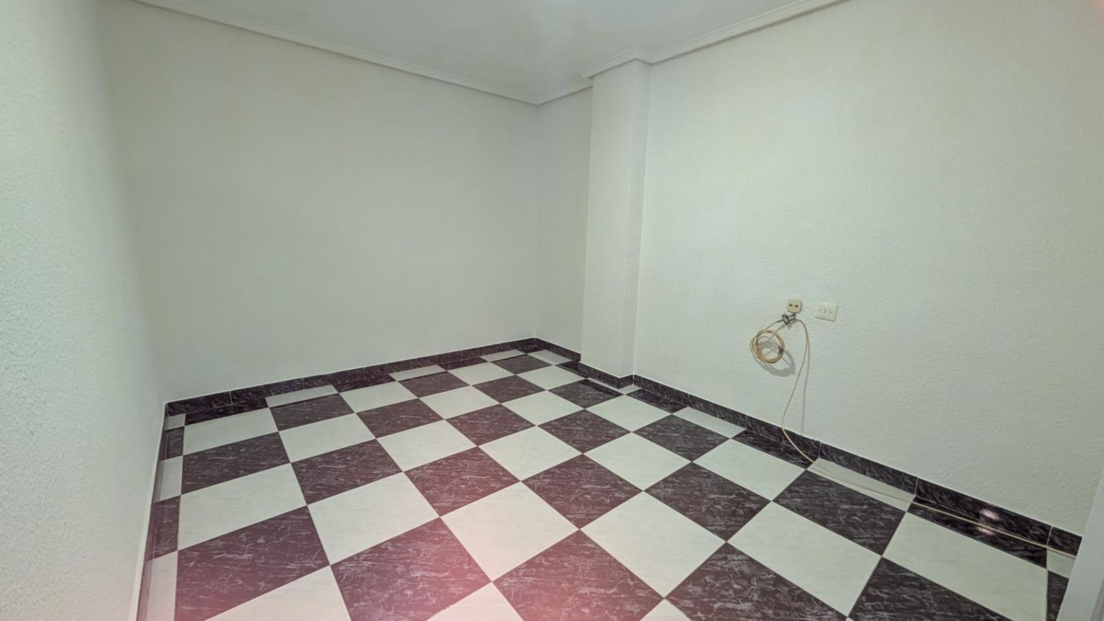3 slaapkamer Flat te huur in Elche / Elx - € 700 (Ref: 9637507)