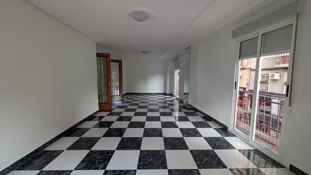 3 bedroom Flat for rent in Elche / Elx - € 700 (Ref: 9637507)