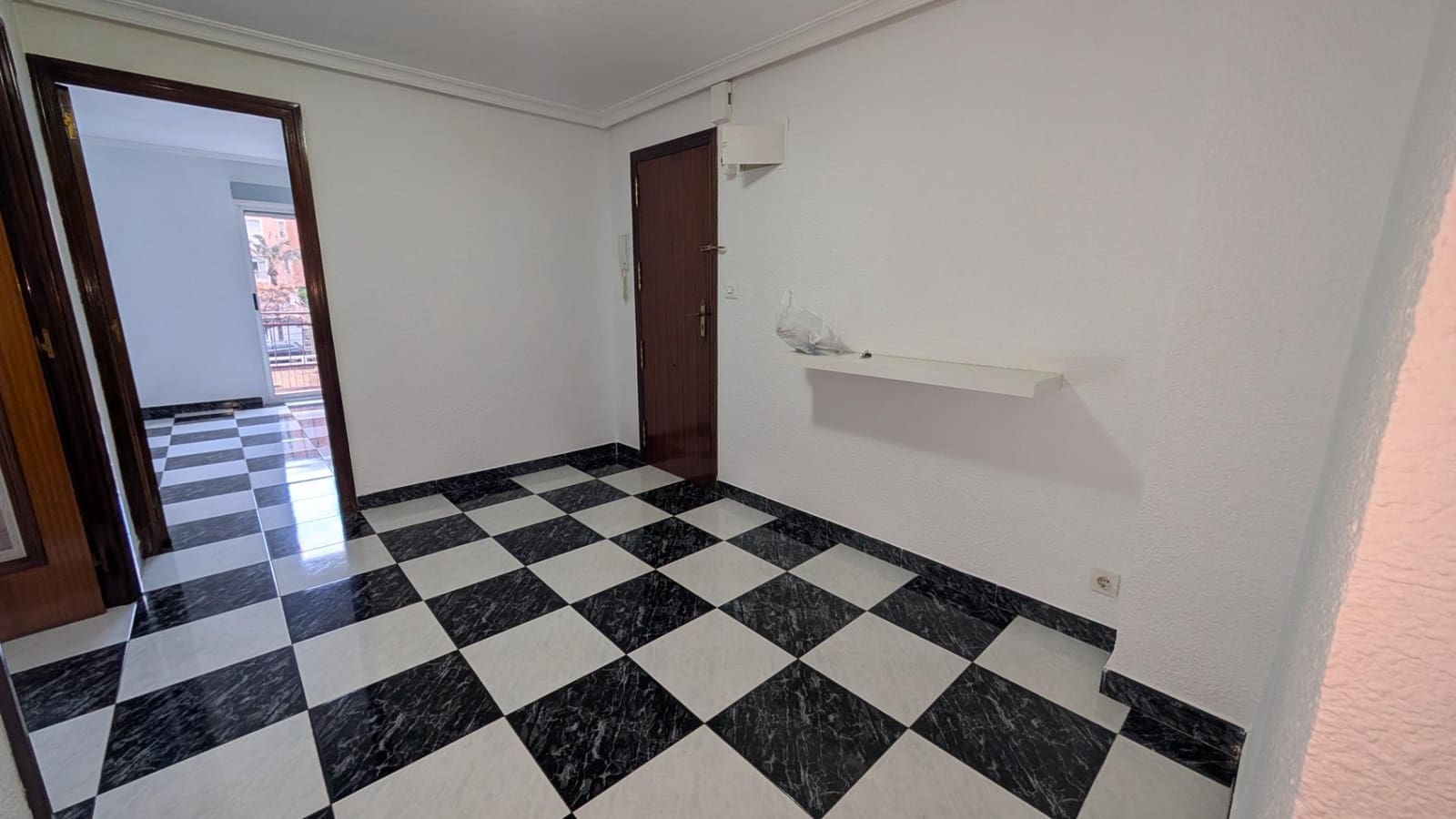 3 slaapkamer Flat te huur in Elche / Elx - € 700 (Ref: 9637507)