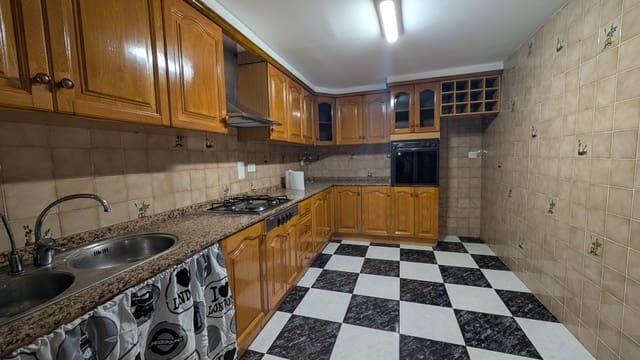 3 bedroom Flat for rent in Elche / Elx - € 700 (Ref: 9637507)