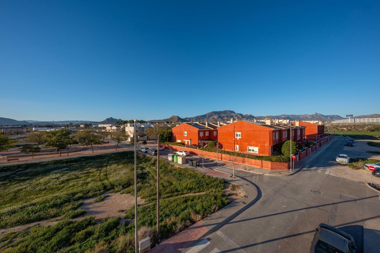 3 bedroom Flat for sale in Monforte del Cid with pool garage - € 155,000 (Ref: 9637508)