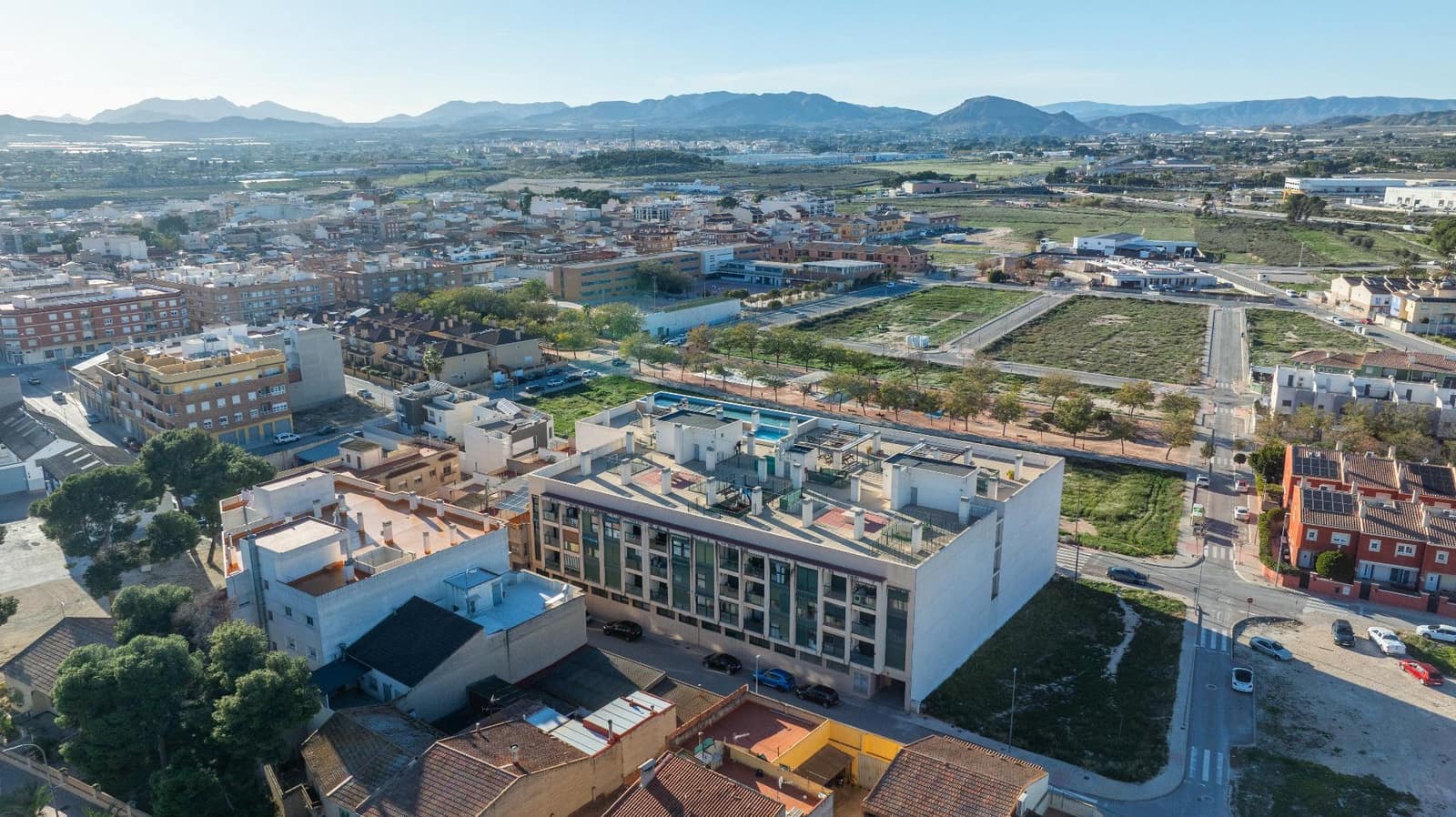 3 bedroom Flat for sale in Monforte del Cid with pool garage - € 155,000 (Ref: 9637508)