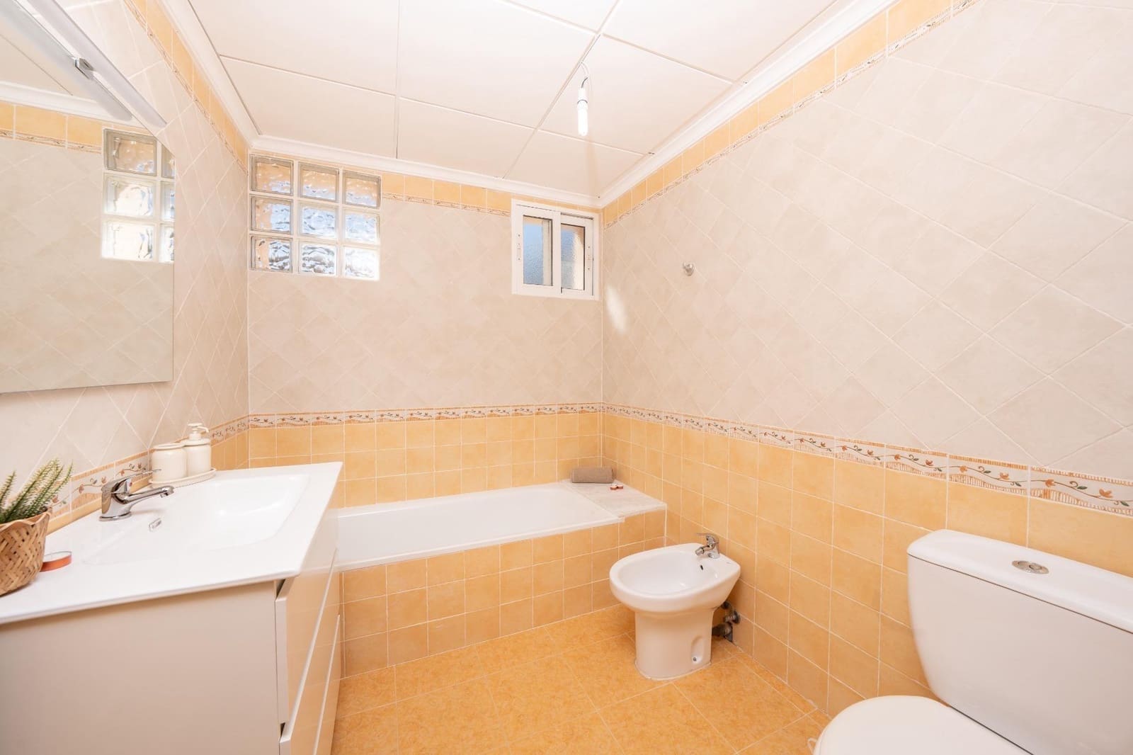 5 bedroom Finca/Country House for sale in Benimarfull with pool garage - € 395,000 (Ref: 9640369)