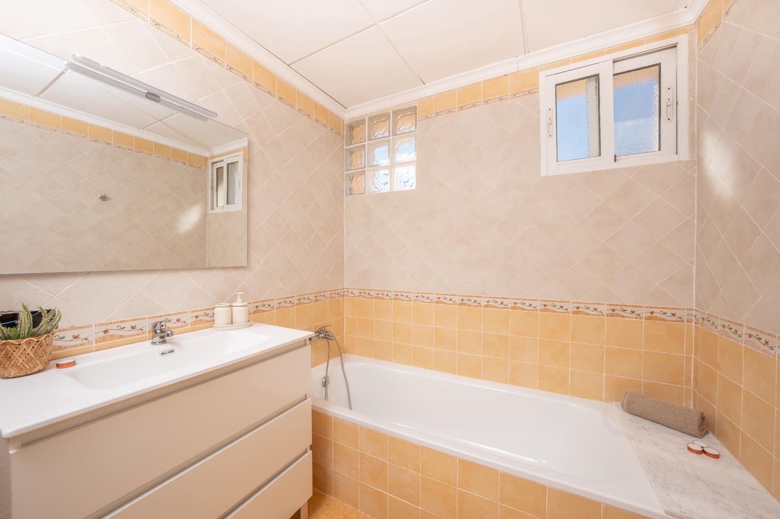 5 bedroom Finca/Country House for sale in Benimarfull with pool garage - € 395,000 (Ref: 9640369)