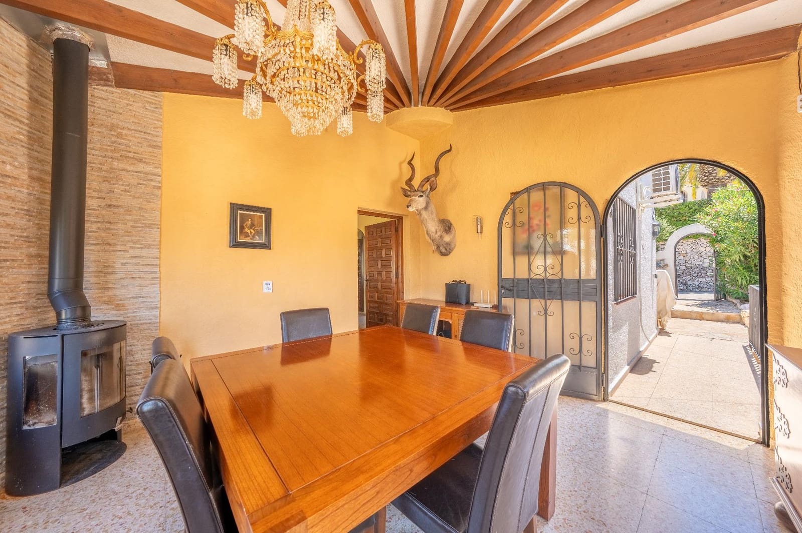 3 soveværelse Villa til salg i Benissa med swimmingpool garage - € 570.000 (Ref: 9644959)