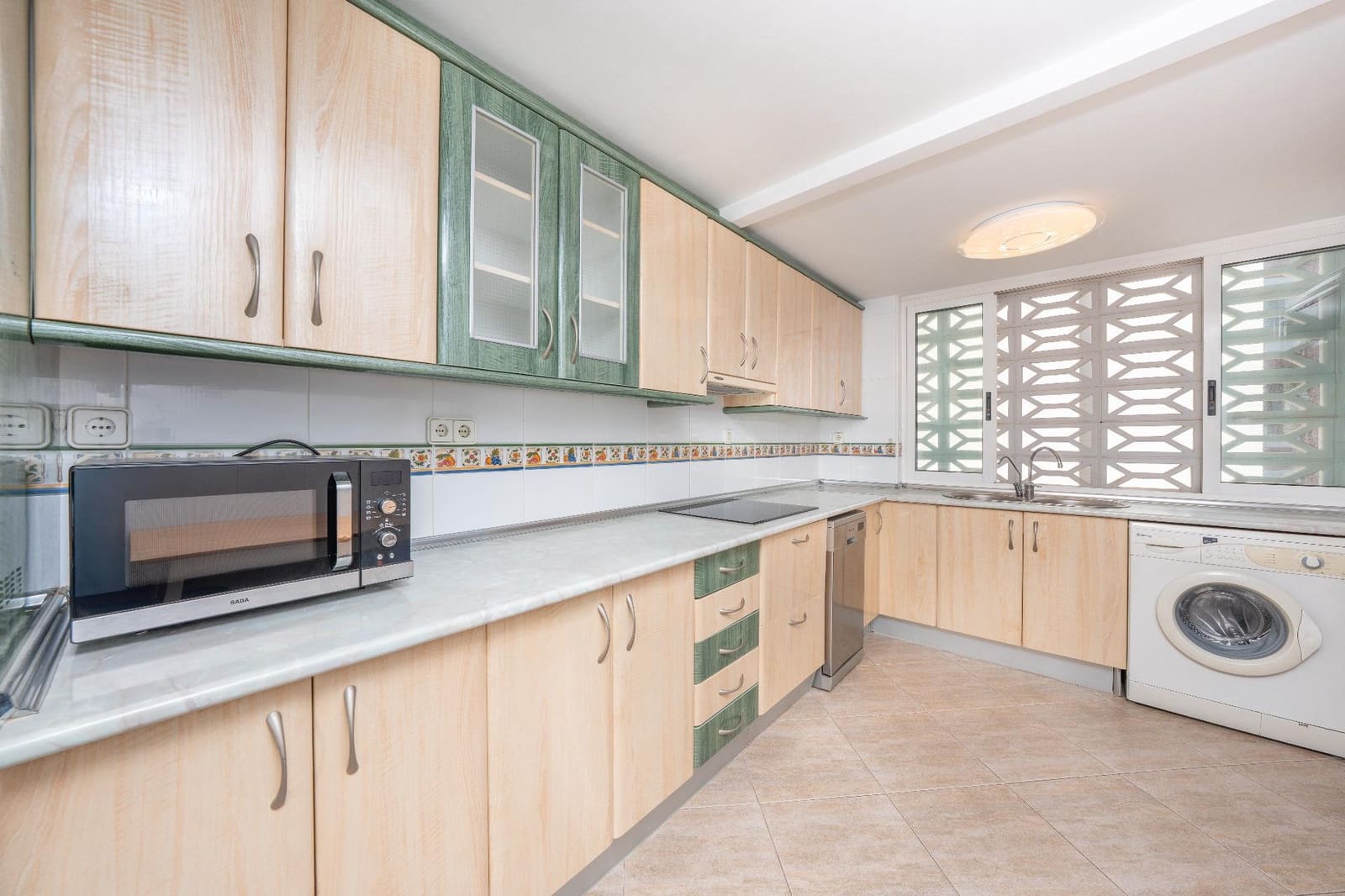 2 chambre Appartement à vendre à Benidorm avec garage - 858 000 € (Ref: 9644960)