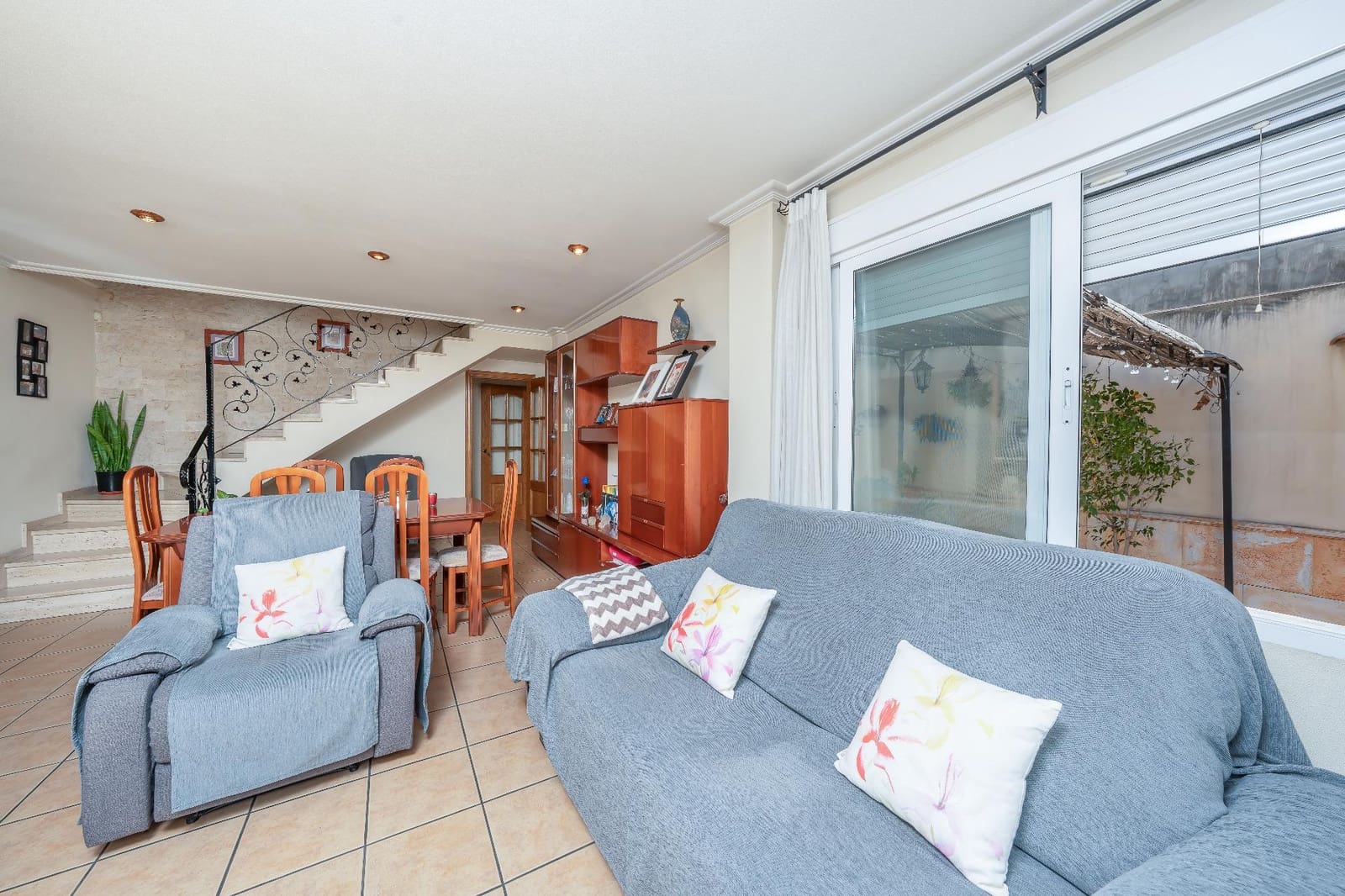 5 quarto Moradia em Banda para venda em Daya Nueva com garagem - 240 000 € (Ref: 9644961)