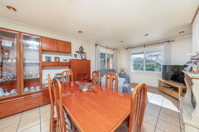 5 bedroom Terraced Villa for sale in Daya Nueva with garage - € 240,000 (Ref: 9644961)