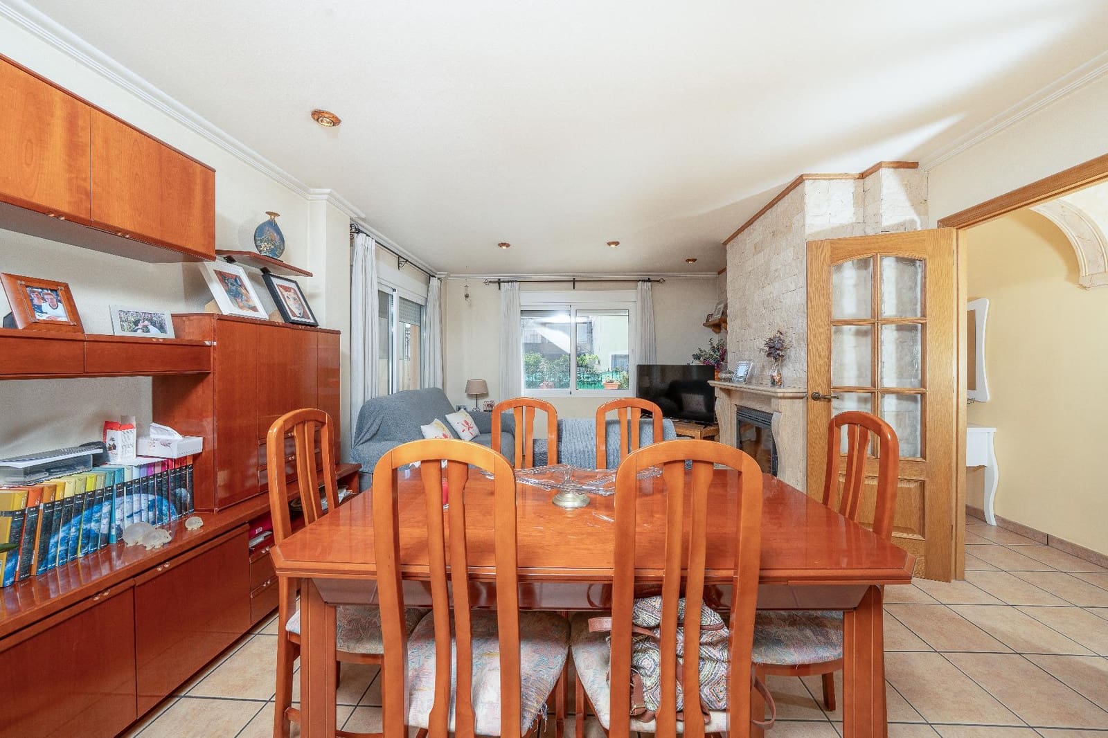 5 slaapkamer Rijtjeshuis te koop in Daya Nueva met garage - € 240.000 (Ref: 9644961)