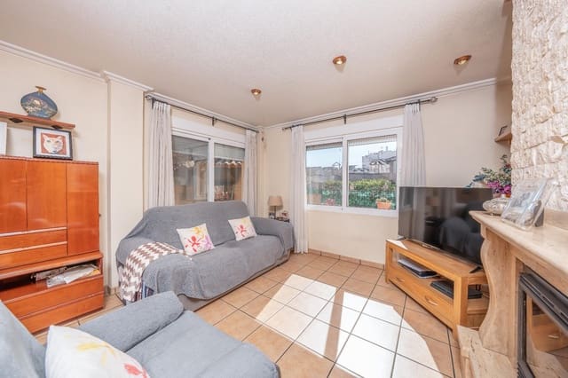 5 soveværelse Rækkehus til salg i Daya Nueva med garage - € 240.000 (Ref: 9644961)