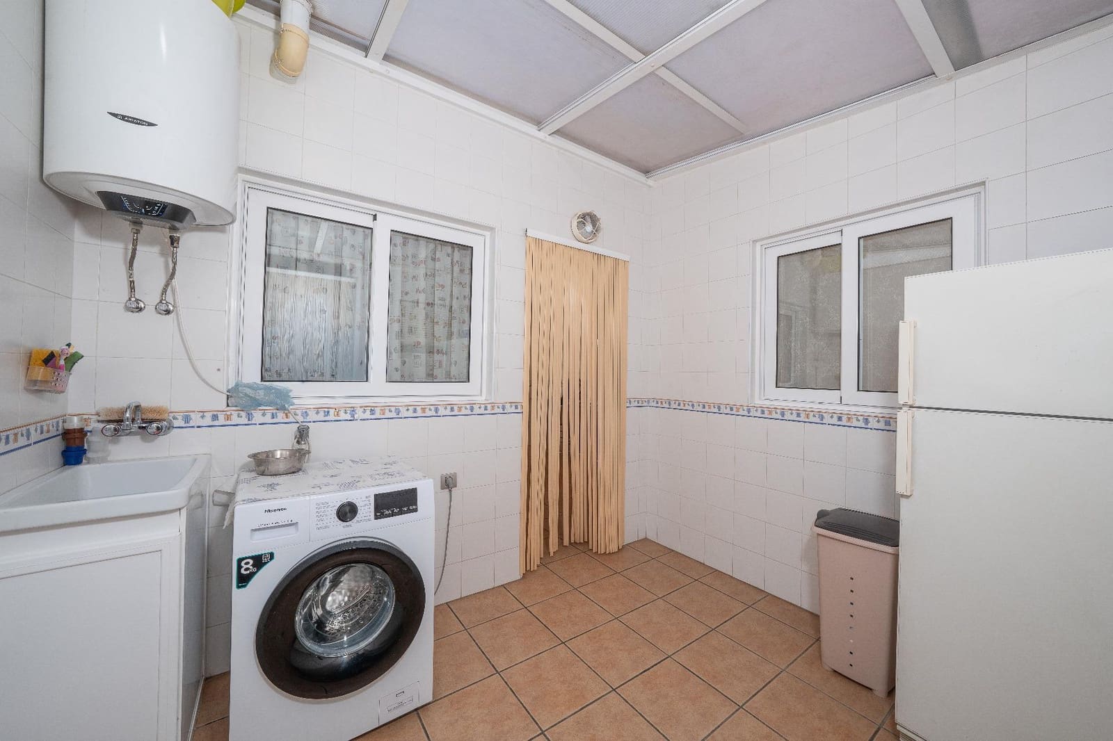 5 slaapkamer Rijtjeshuis te koop in Daya Nueva met garage - € 240.000 (Ref: 9644961)