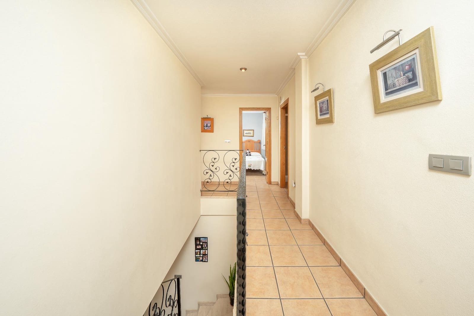 5 slaapkamer Rijtjeshuis te koop in Daya Nueva met garage - € 240.000 (Ref: 9644961)