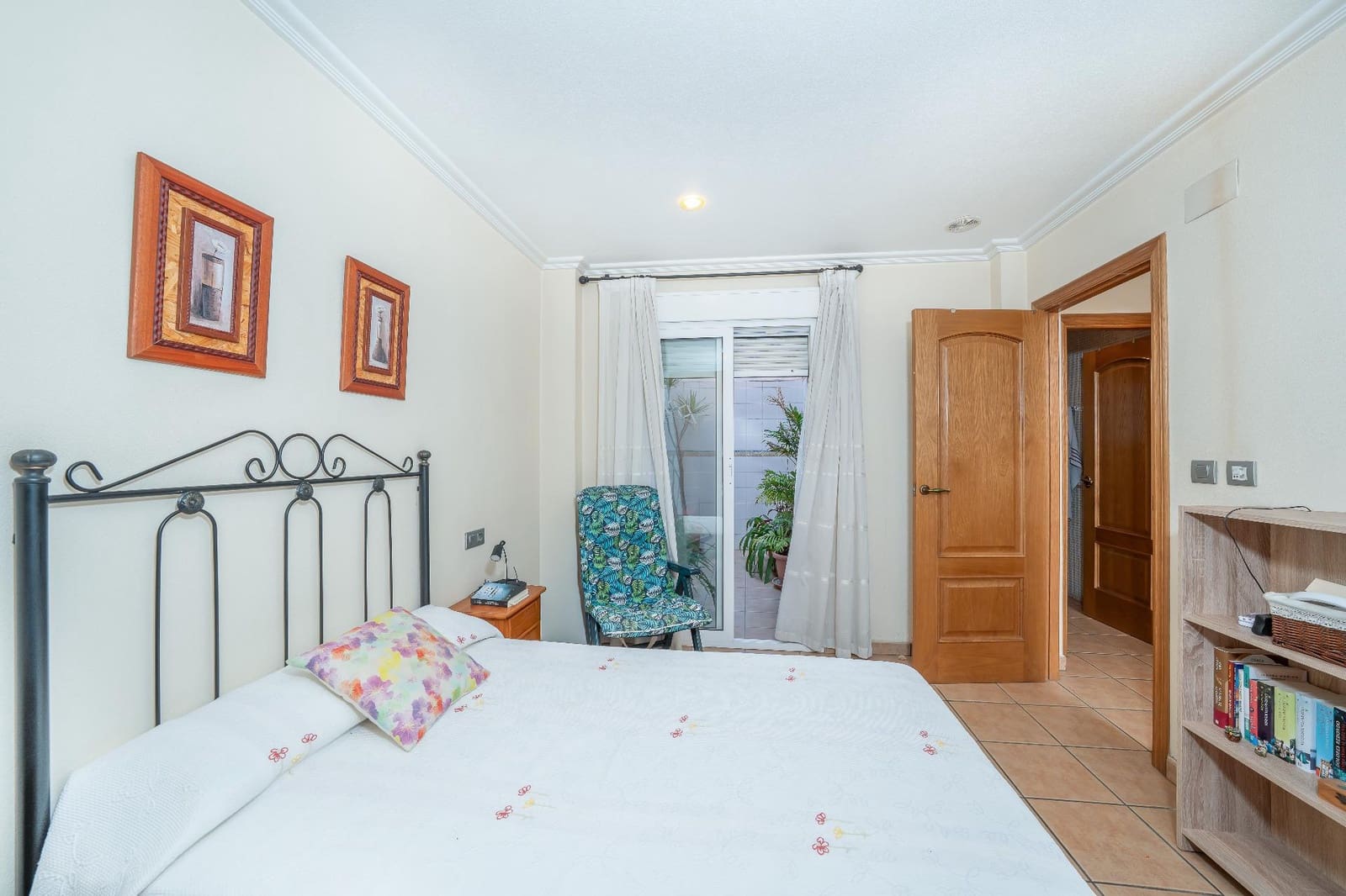 5 slaapkamer Rijtjeshuis te koop in Daya Nueva met garage - € 240.000 (Ref: 9644961)