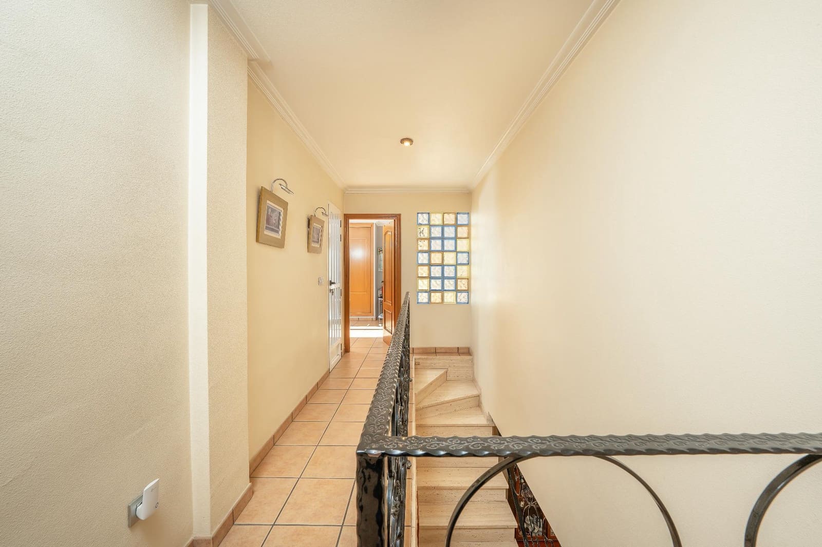 5 slaapkamer Rijtjeshuis te koop in Daya Nueva met garage - € 240.000 (Ref: 9644961)