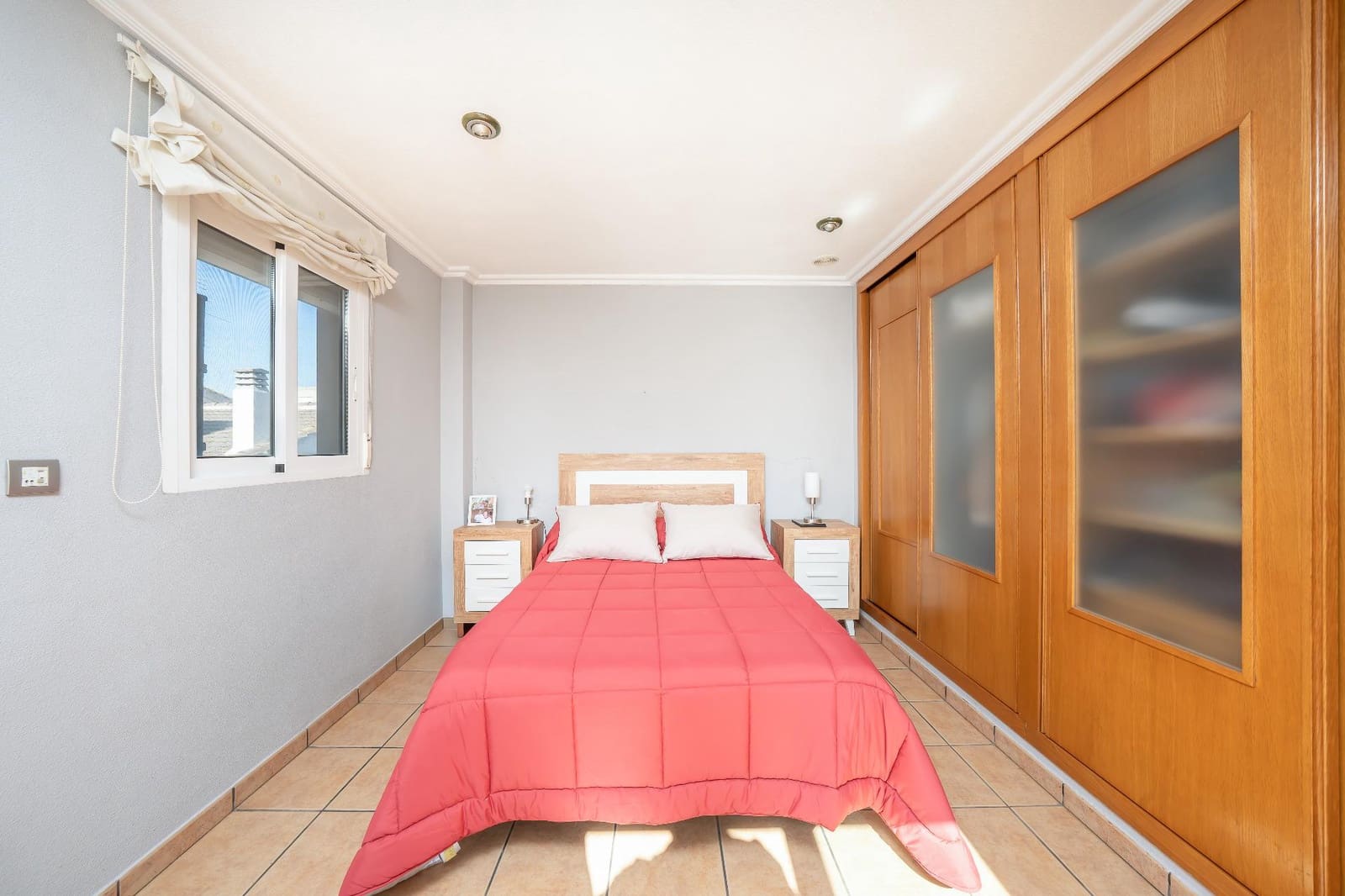 5 slaapkamer Rijtjeshuis te koop in Daya Nueva met garage - € 240.000 (Ref: 9644961)