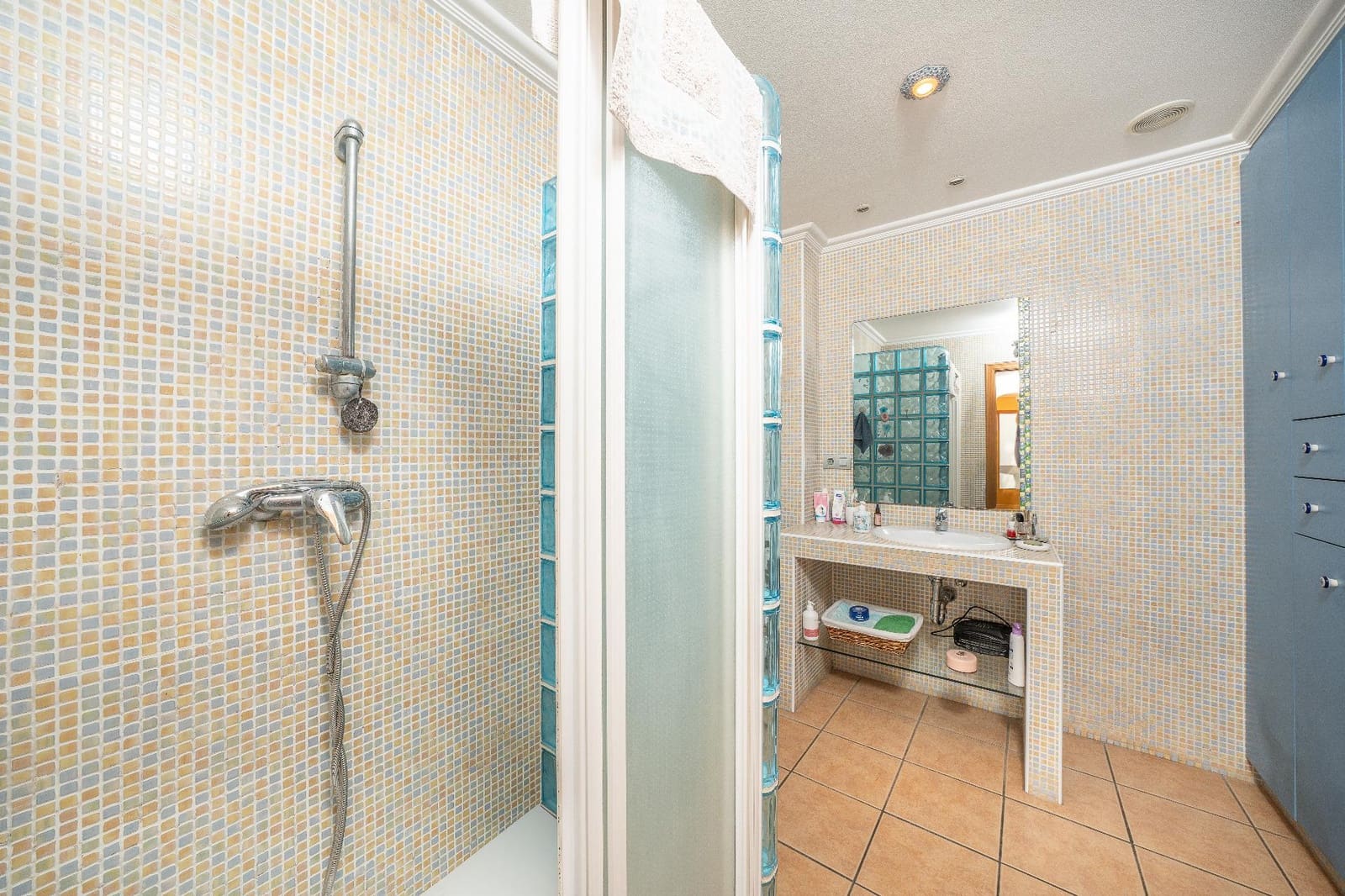 5 slaapkamer Rijtjeshuis te koop in Daya Nueva met garage - € 240.000 (Ref: 9644961)