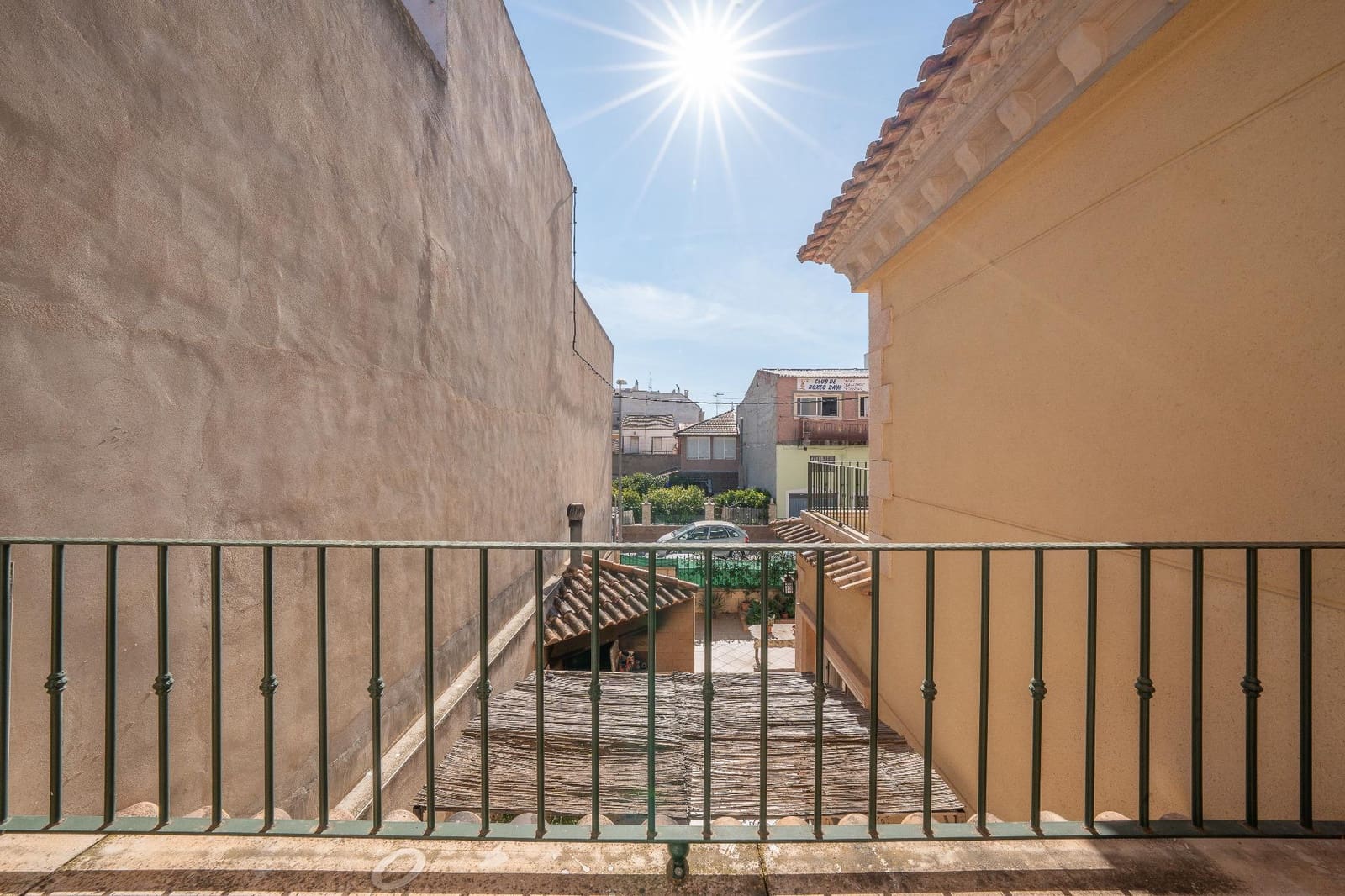 5 slaapkamer Rijtjeshuis te koop in Daya Nueva met garage - € 240.000 (Ref: 9644961)