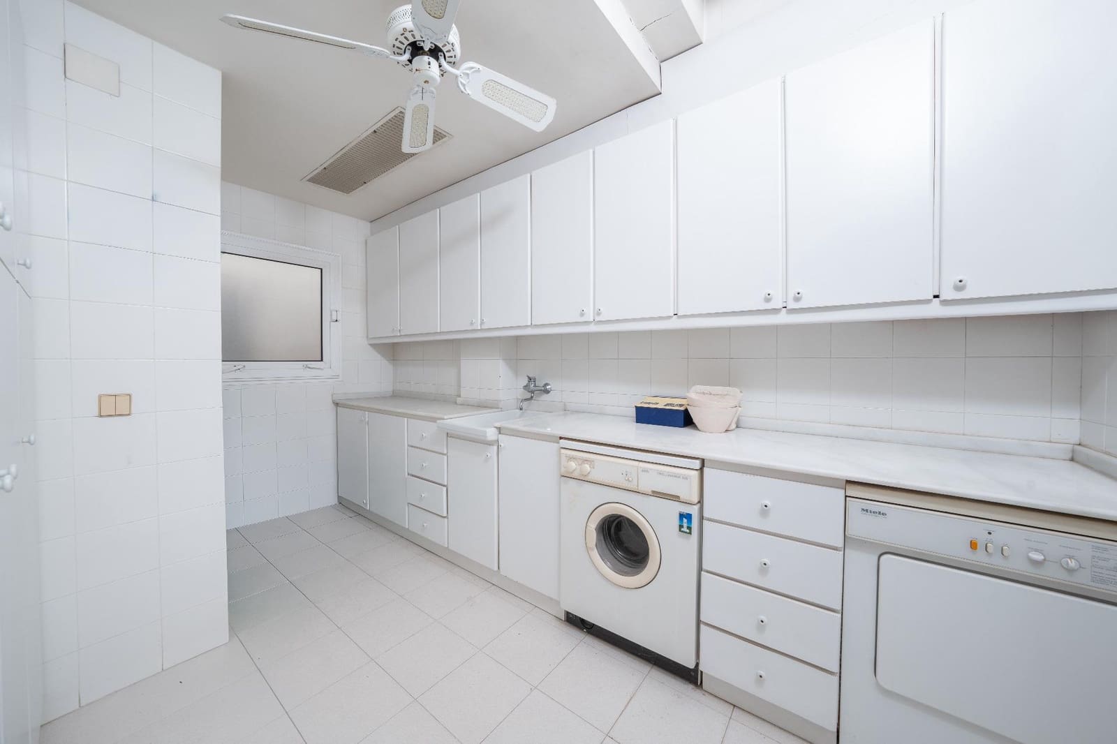 8 chambre Villa/Maison à vendre à Almansa avec piscine garage - 1 195 000 € (Ref: 9651878)