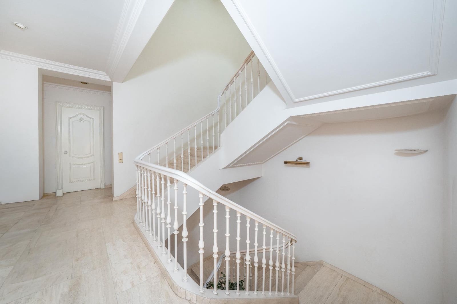 8 chambre Villa/Maison à vendre à Almansa avec piscine garage - 1 195 000 € (Ref: 9651878)