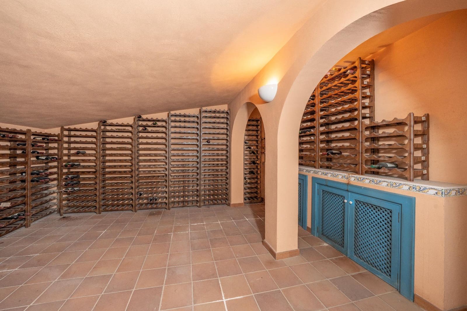 8 chambre Villa/Maison à vendre à Almansa avec piscine garage - 1 195 000 € (Ref: 9651878)