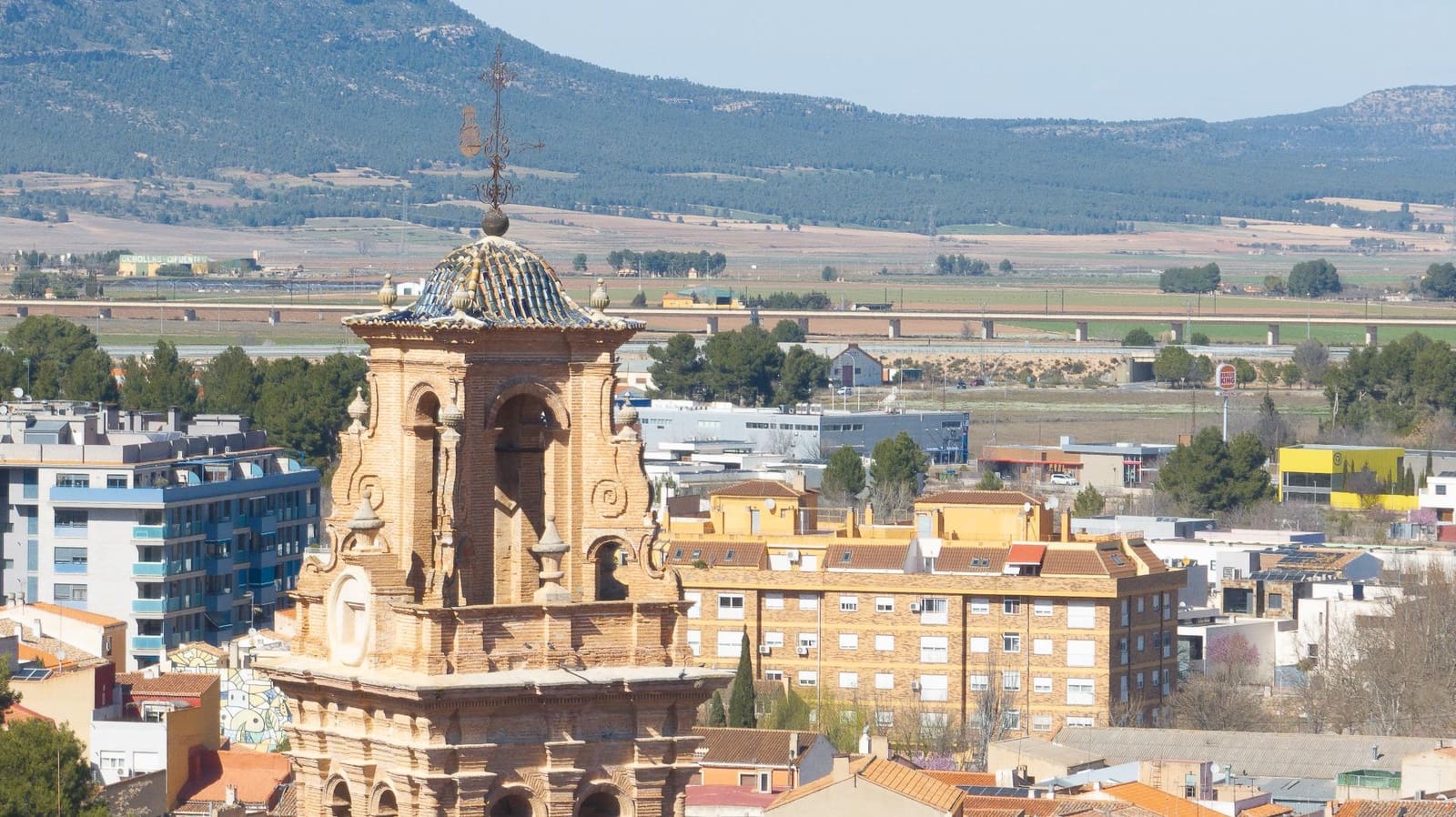 8 chambre Villa/Maison à vendre à Almansa avec piscine garage - 1 195 000 € (Ref: 9651878)