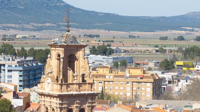 8 chambre Villa/Maison à vendre à Almansa avec piscine garage - 1 195 000 € (Ref: 9651878)