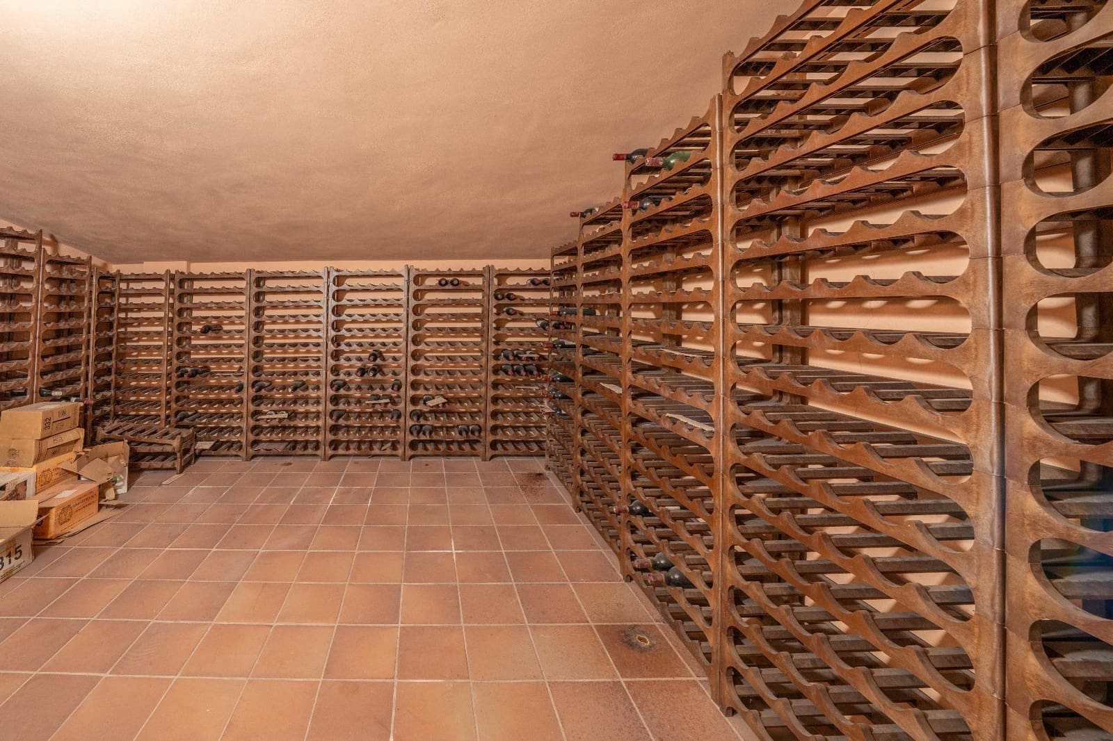 8 chambre Villa/Maison à vendre à Almansa avec piscine garage - 1 195 000 € (Ref: 9651878)