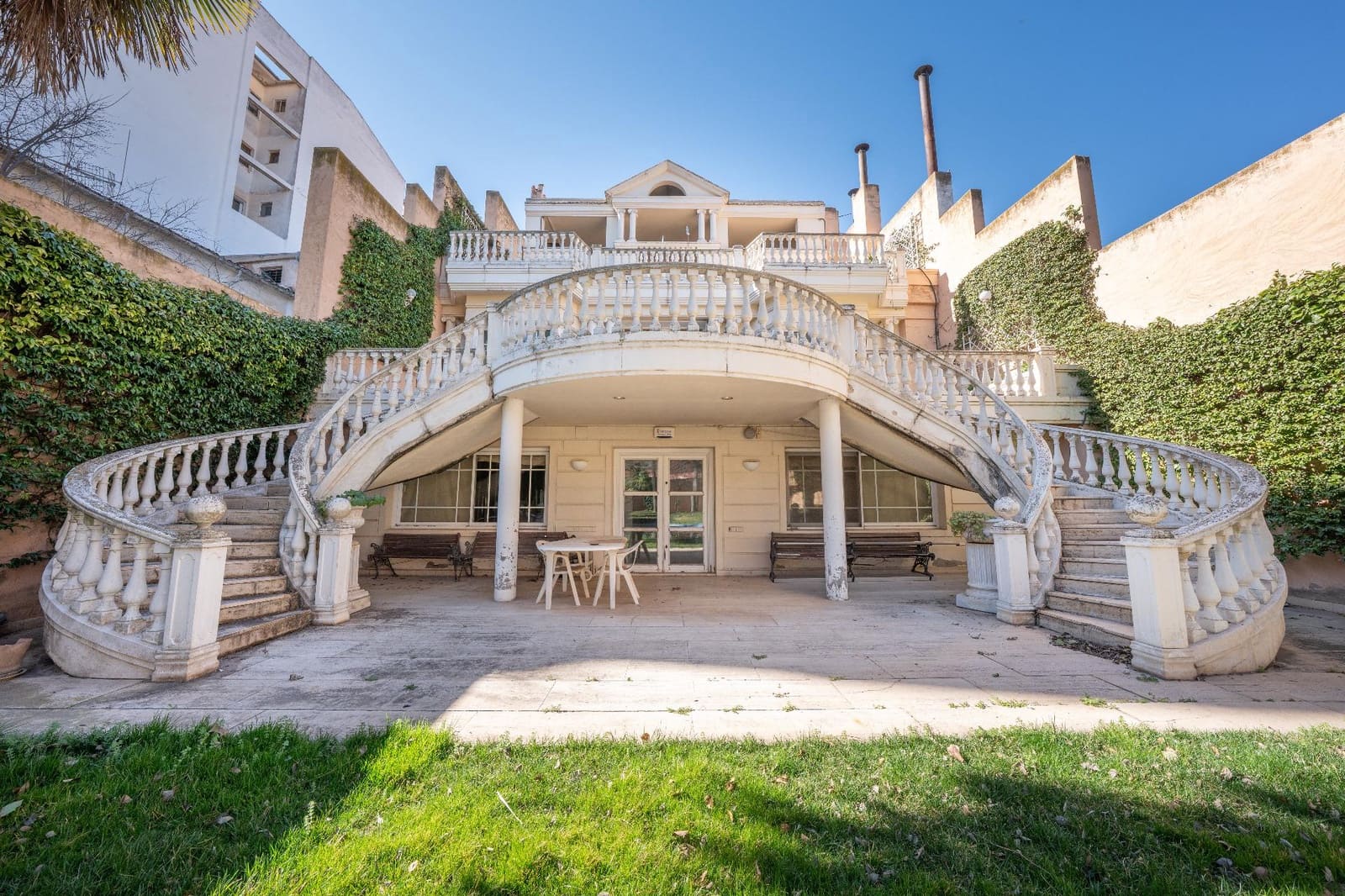 8 bedroom Villa for sale in Almansa with pool garage - € 1,095,000 (Ref: 9651878)