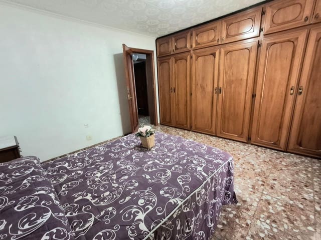 3 sovrum Lägenhet att hyra i Alicante stad - 800 € (Ref: 9651879)