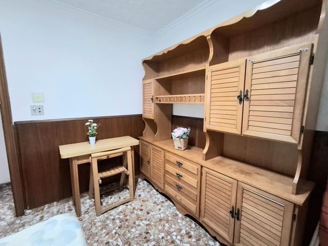 3 sovrum Lägenhet att hyra i Alicante stad - 800 € (Ref: 9651879)