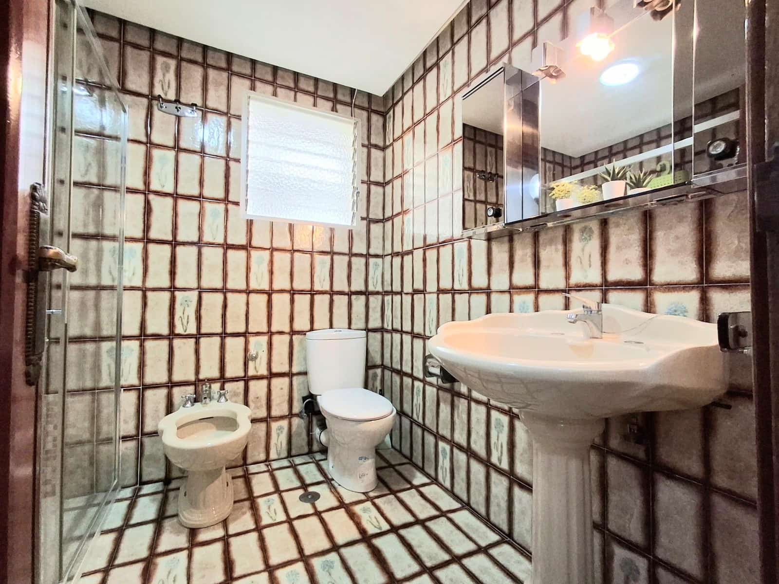 3 sovrum Lägenhet att hyra i Alicante stad - 800 € (Ref: 9651879)