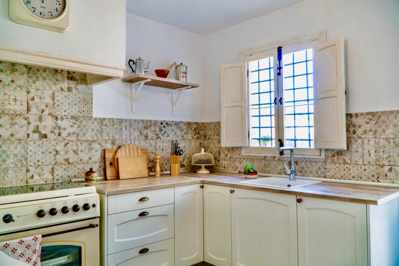 5 soverom Hus til salgs i Onil - € 495 000 (Ref: 9651890)