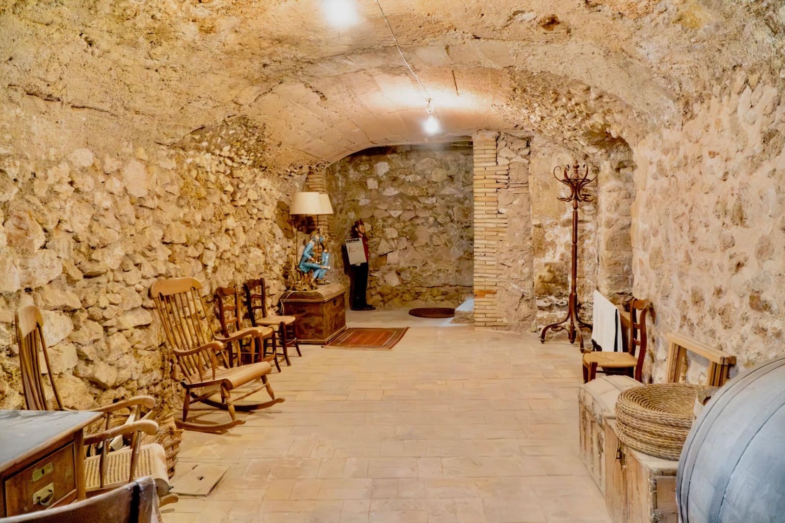 5 soverom Hus til salgs i Onil - € 495 000 (Ref: 9651890)