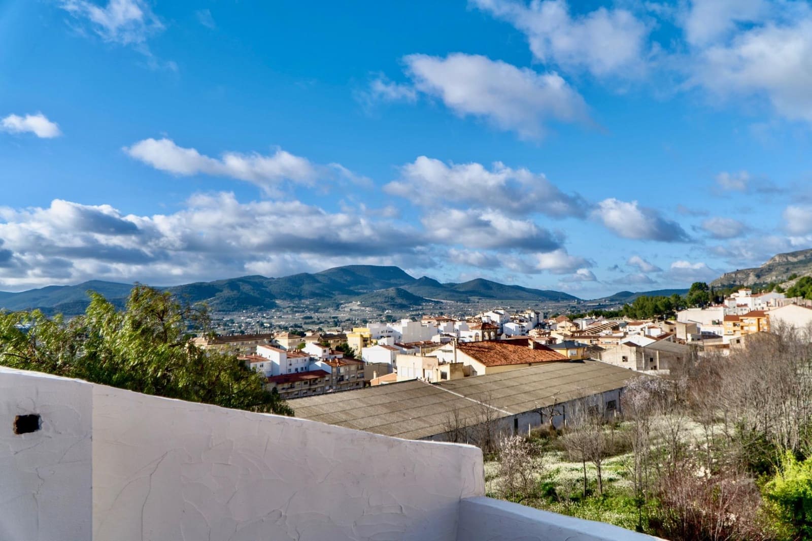 5 soverom Hus til salgs i Onil - € 495 000 (Ref: 9651890)