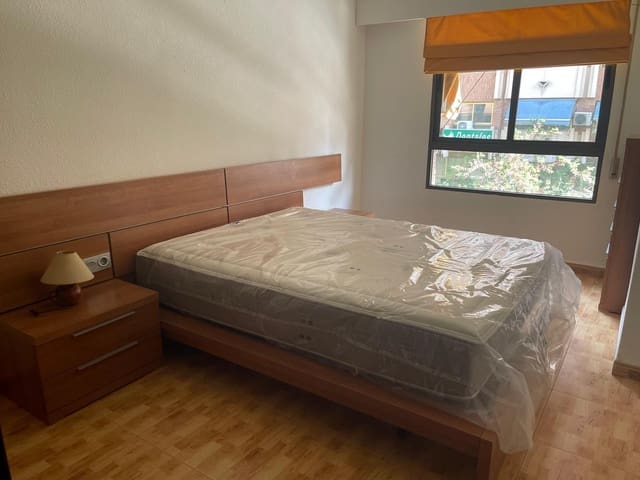 2 soverom Leilighet til leie i Alicante by - € 900 (Ref: 9656027)
