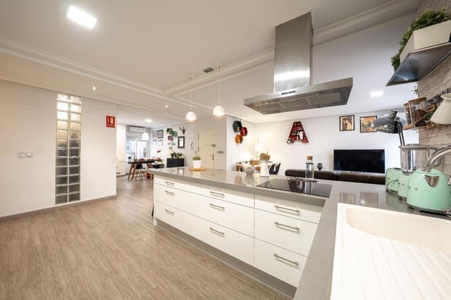 Piso de 3 habitaciones en Novelda en venta - 199.000 € (Ref: 9659364)