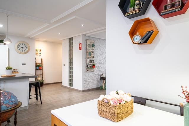 Piso de 3 habitaciones en Novelda en venta - 199.000 € (Ref: 9659364)