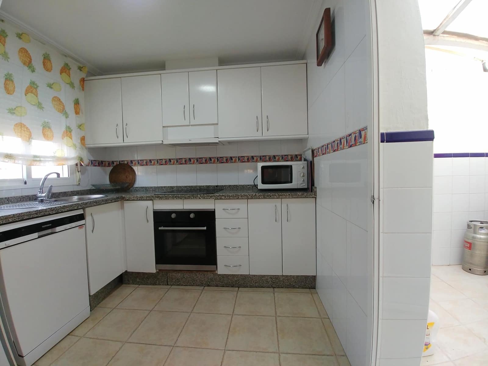 4 bedroom Bungalow for rent in Santa Pola with pool - € 900 (Ref: 9659365)