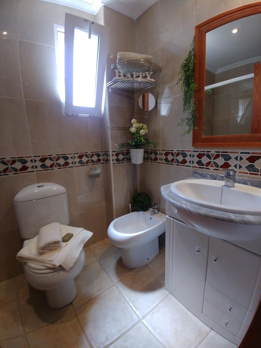 4 soverom Bungalow til leie i Santa Pola med svømmebasseng - € 3 250 (Ref: 9659365)