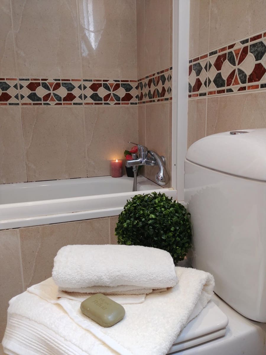 4 soverom Bungalow til leie i Santa Pola med svømmebasseng - € 3 250 (Ref: 9659365)