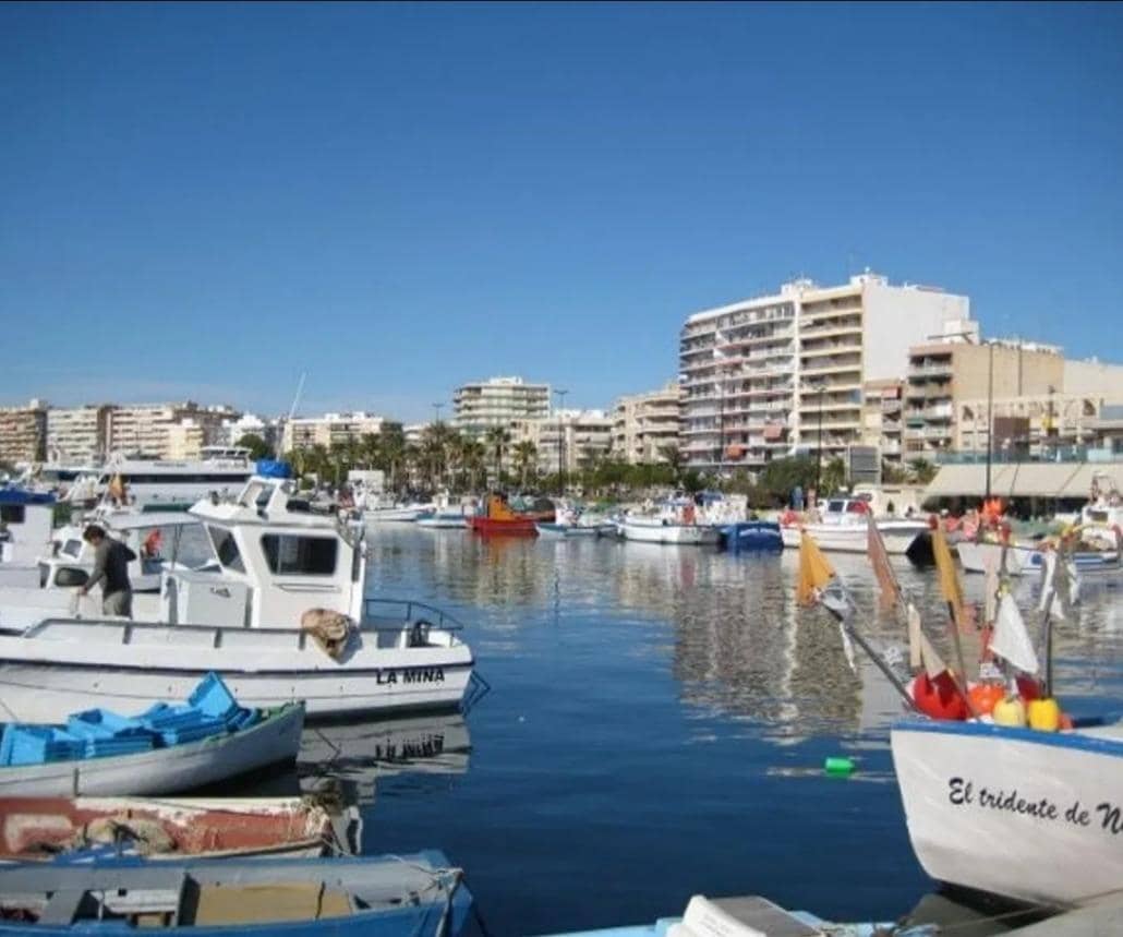 4 soverom Bungalow til leie i Santa Pola med svømmebasseng - € 3 250 (Ref: 9659365)