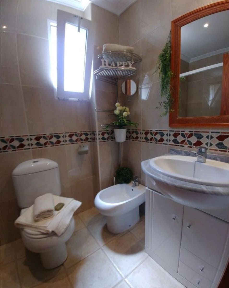 4 soverom Bungalow til leie i Santa Pola med svømmebasseng - € 3 250 (Ref: 9659365)