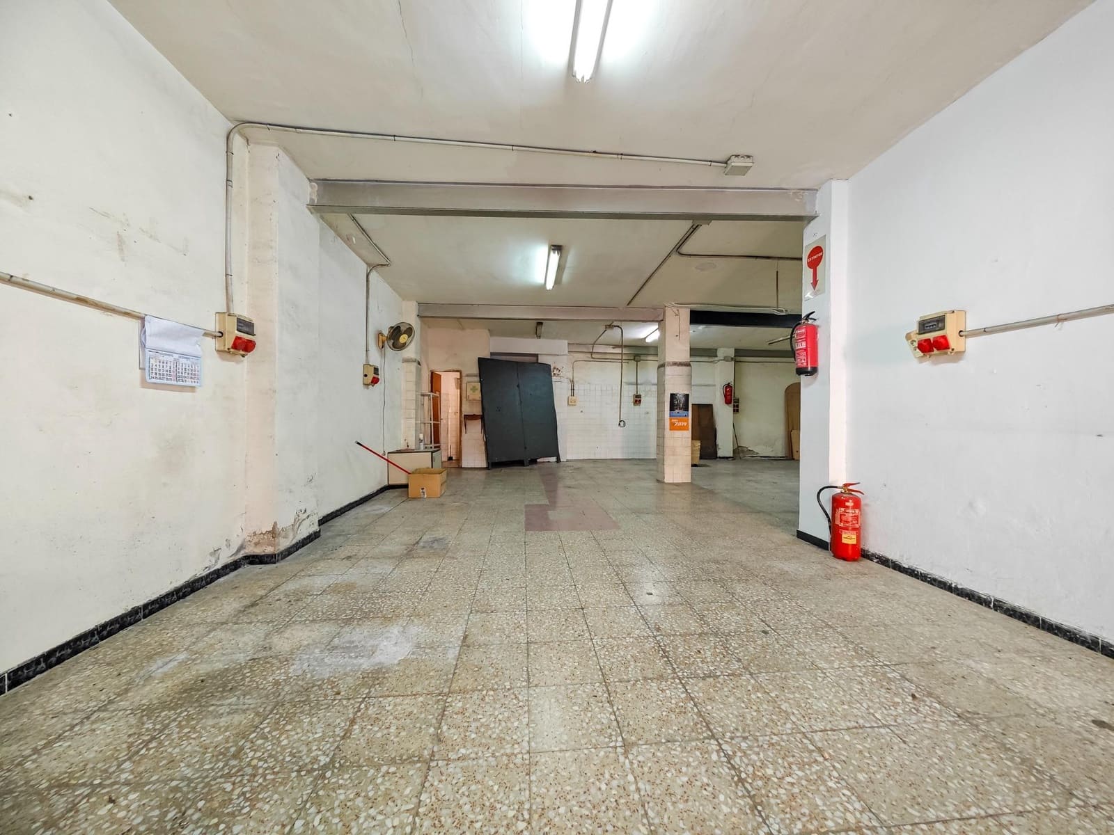 Kaupallinen myytävänä paikassa Elche / Elx - 75 000 € (Ref: 9666444)